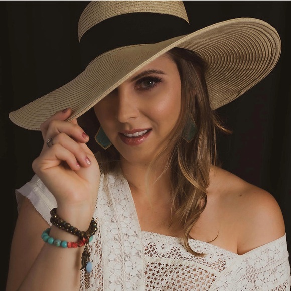 Meet your Posher, Julie - Picture 2 of 3